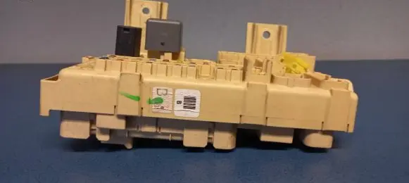Toyota Avensis T250 Fuse module 905762