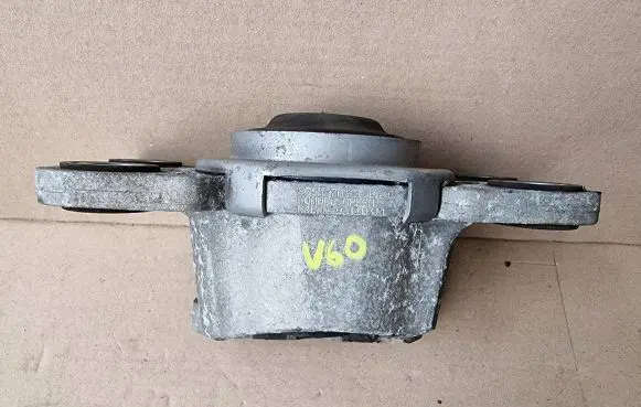 Volvo V60 Engine mount bracket 8G9N7M121BA