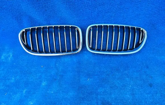 BMW 5 F10 F11 Front grill 7412324 7412323