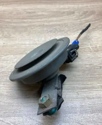 Audi A4 S4 B5 8D Horn signal 007524 14033 WithPlug