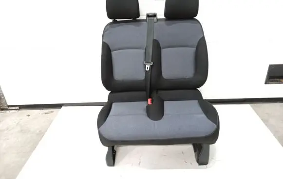 Opel Vivaro Front double seat 