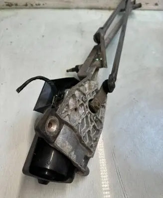 Ford Focus Front wiper linkage and motor 1395106486