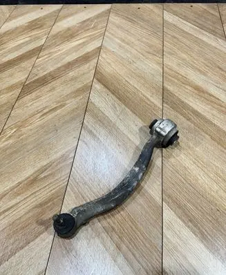 Mercedes-Benz C W204 Front lower control arm/wishbone 3506001