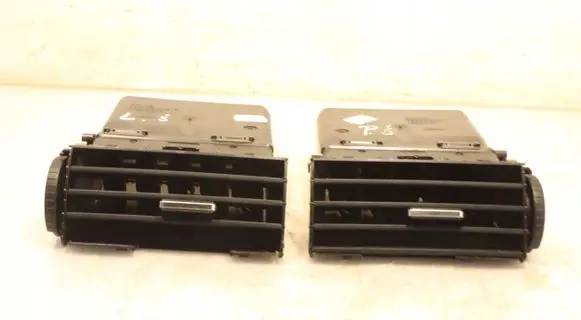 Ford C-MAX I Dashboard air vent grill cover trim 