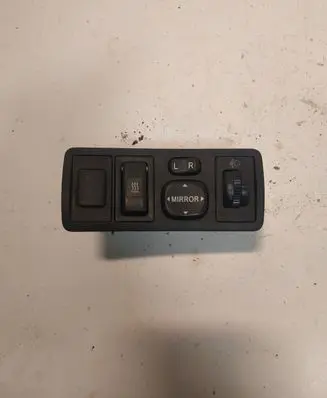 Toyota Avensis T250 Wing mirror switch 8415205050