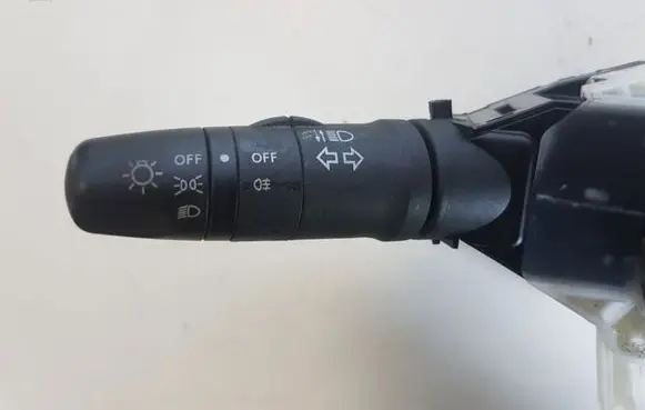 Nissan X-Trail T30 Indicator stalk 8H701 25540