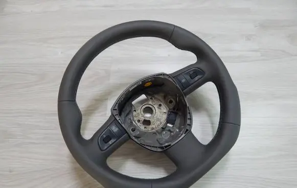 Audi A4 S4 B7 8E 8H Steering wheel 4F0124A