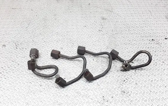 Fuel injector supply line/pipe