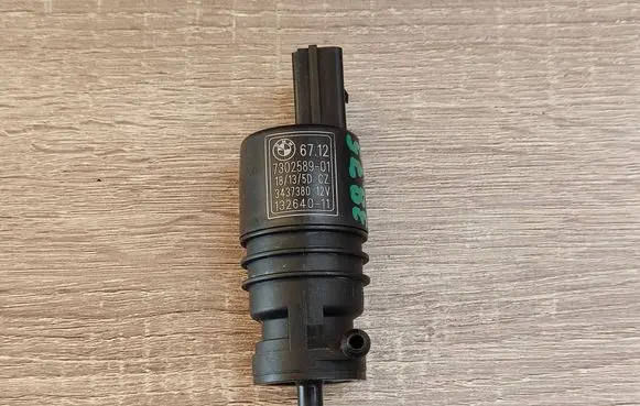 BMW 3 F30 F35 F31 Windscreen/windshield washer pump 7302589 67127302589