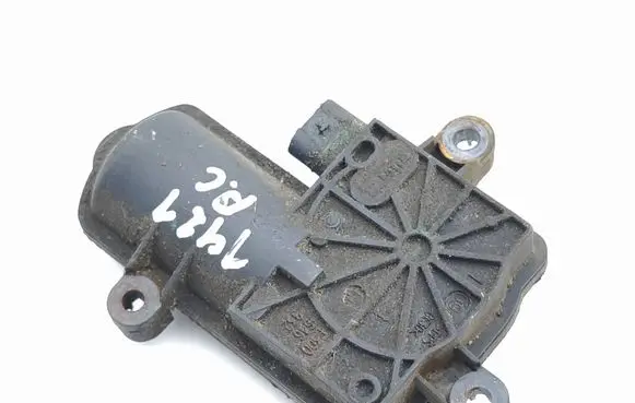 Mercedes-Benz E AMG W213 Intake manifold valve actuator/motor A2139064602 58461H 080276