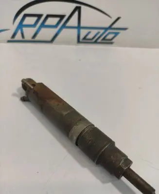 Audi A4 S4 B5 8D Fuel injector 028130201G