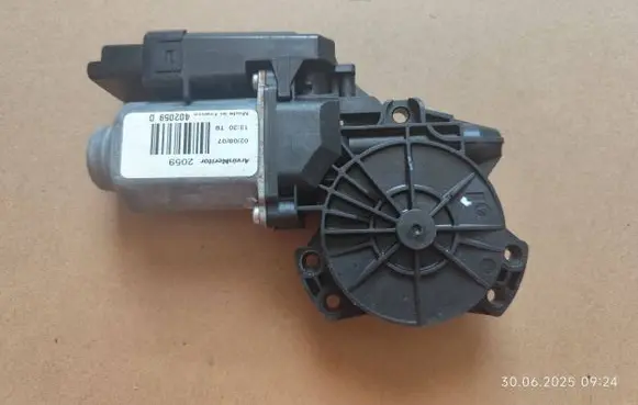 KIA Ceed Rear door window regulator motor 402059D 403951 440850
