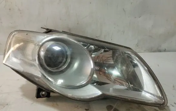 Volkswagen PASSAT B6 Headlight/headlamp