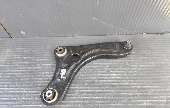 Dacia Sandero III Front control arm SANDEROIIIWAHACZ