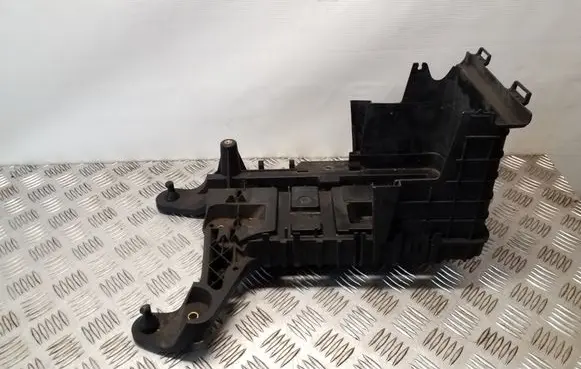 Battery tray
