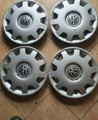 Volkswagen Golf IV R14 wheel hub/cap/trim 1J0601147L 164061