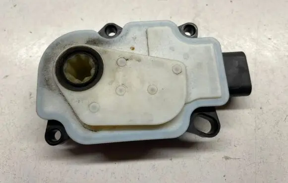 Volvo XC60 Radiator active air flap actuator 111093203