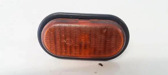 Renault Laguna I Front fender indicator light 13910020 e10142789