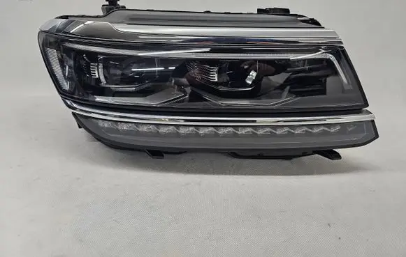 Volkswagen Tiguan Headlight/headlamp 5NN941082C
