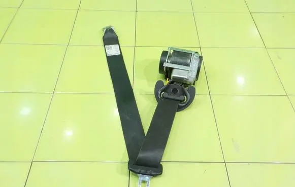 Volkswagen Golf VI Front seatbelt 1K4857706BK BEZPIECZENSTWA