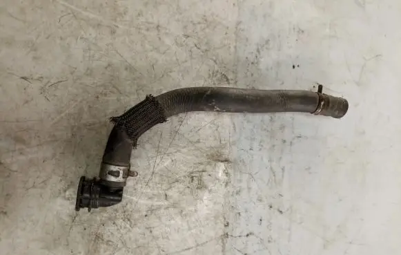 Suzuki Grand Vitara II Engine coolant pipe/hose