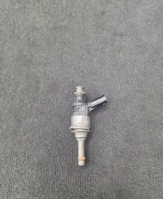 Audi A6 S6 C6 4F Fuel injector 06E036G 06E906036P 06E906036K