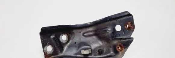 Honda FR-V Fender mounting bracket