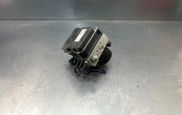 Skoda Fabia Mk2 (5J) ABS Pump 0265955010