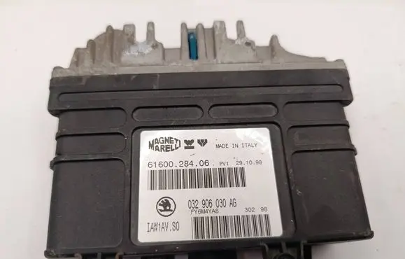 Skoda Felicia II Engine control unit/module 032906030AG 6160028406 FY6M4YA8
