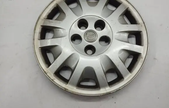 Chrysler Voyager R16 wheel hub/cap/trim 04766066AC