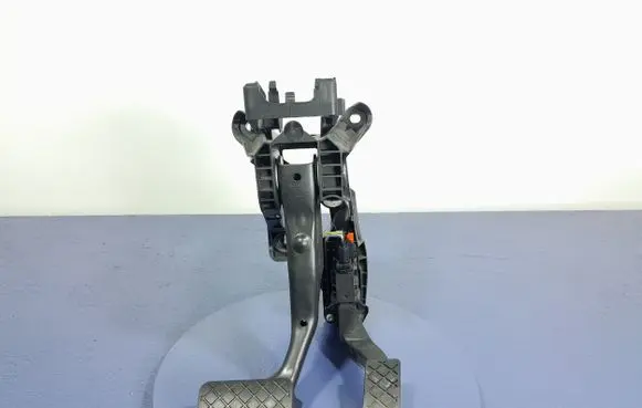 Skoda Octavia 985 Accelerator throttle pedal 5Q1723058BN