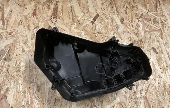 Volkswagen Touareg II Fuse box cover 7p0907355