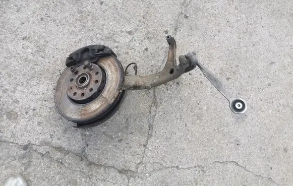 Volkswagen PASSAT B5.5 Front wheel hub spindle knuckle