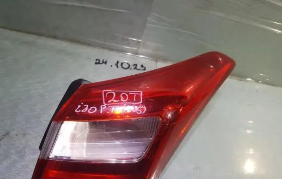Hyundai Lantra II Rear/tail lights