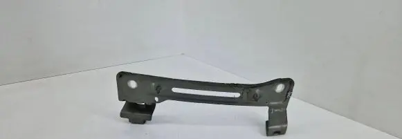 Audi Q7 4M Fender mounting bracket 4M0821431
