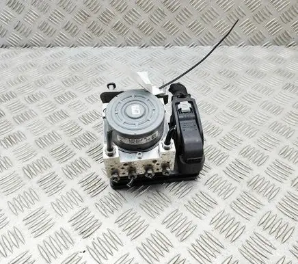 Mercedes-Benz C W205 ABS Pump A2539011400 A2534310200