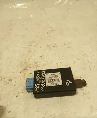 Peugeot 206 Alarm relay 9657722780 5673161703 E2021027