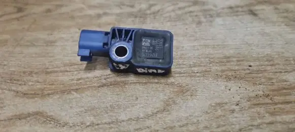 Volvo C30 Airbag deployment crash/impact sensor 31264410