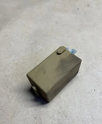 BMW 3 E46 Window control relay 61368384505 V23141B3001X15