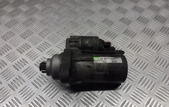 Volkswagen Polo Starter motor 02Z911023