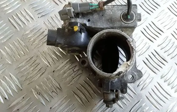 Toyota Avensis T220 Throttle valve 8967221020