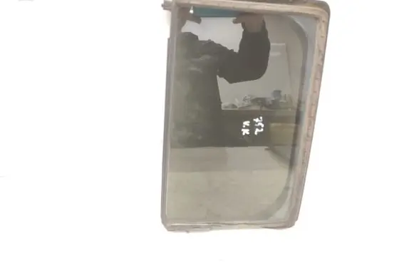 Mazda 5 Rear vent window glass 43R00011 M308 AS2