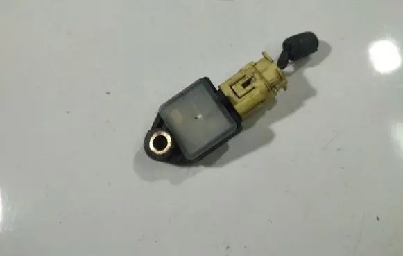 Hyundai i30 Airbag deployment crash/impact sensor 959201H000