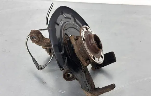 Volkswagen Golf Sportsvan Front wheel hub 5Q0400054DP 5Q0400054