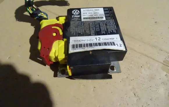 Volkswagen PASSAT B6 Airbag control unit/module 3C0909605J 391130 09H029S2521