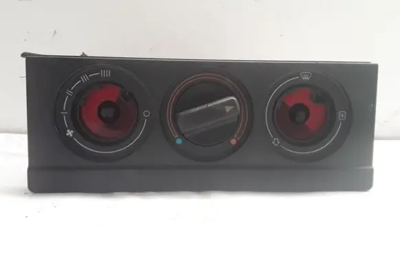 Audi A4 S4 B5 8D Climate control unit 8D1819045