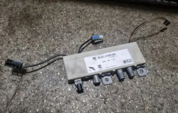 BMW 5 E39 Antenna control unit 65256906082