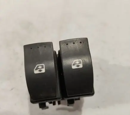 Renault Espace - Grand espace IV Electric window control switch 015085B