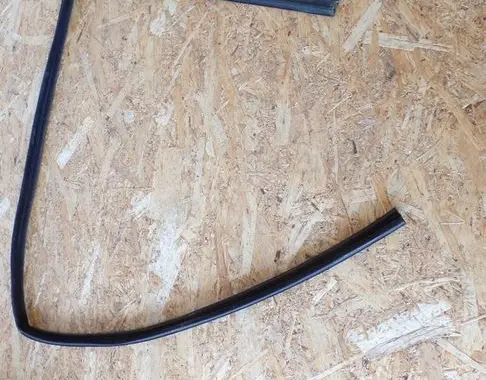 Mercedes-Benz A W168 Rubber seal front door window/glass A1687250625