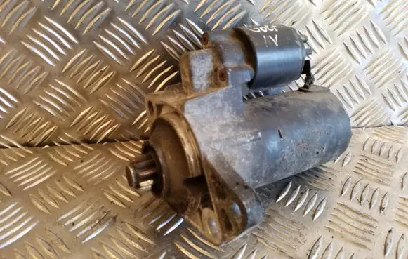 Volkswagen Golf IV Starter motor 0001121006 020911023F